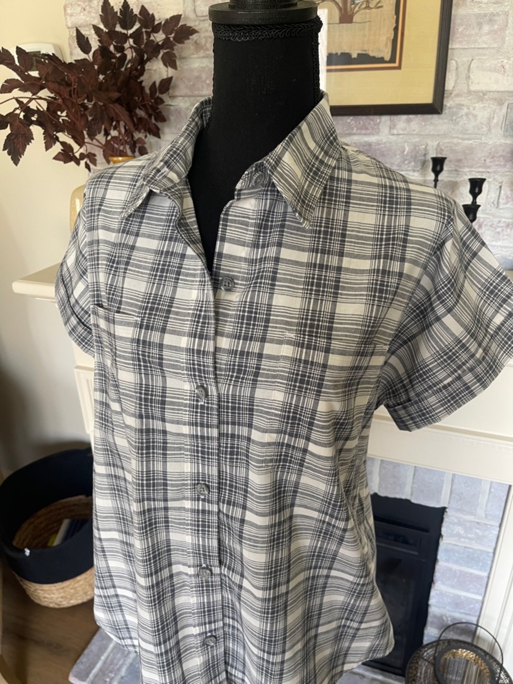 Ridgecut Toughwear Women’s Plaid Short Sleeve Button Down Shirt with Pockets Med